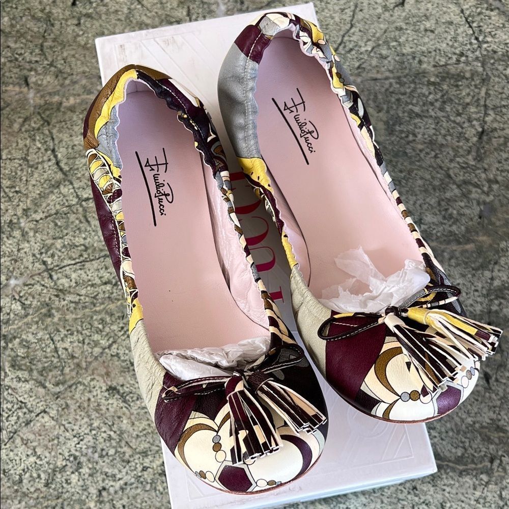 Vintage PUCCI  Women's Burgundy and Yellow Patterned Flats 38